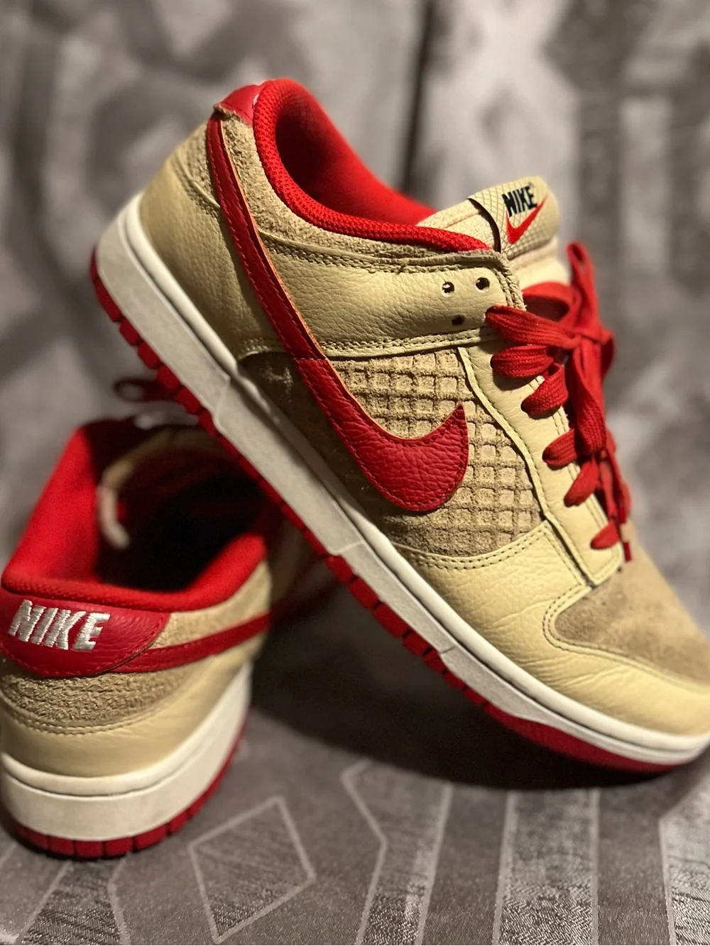 Nike Dunk Low Retro SE Strawberry Waffle Men's Size 10.5 HJ9100-294 OG Box